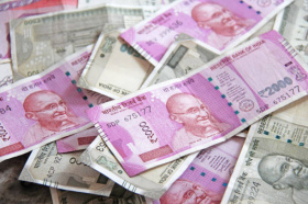 Зависшие рупии стали одной из неочевидных причин ослабления рубля