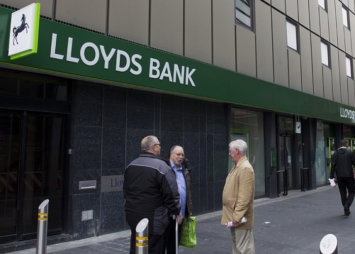 Lloyds закроет 4 тыс. отделений до конца 2017г. 