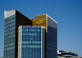 Австрийский Raiffeisen Bank International активно набирает сотрудников в России, несмотря на заявление об уходе из страны