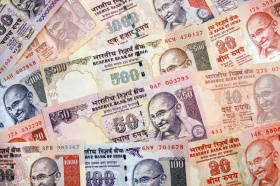 Российские банки начали предлагать клиентам вклады в индийских рупиях
