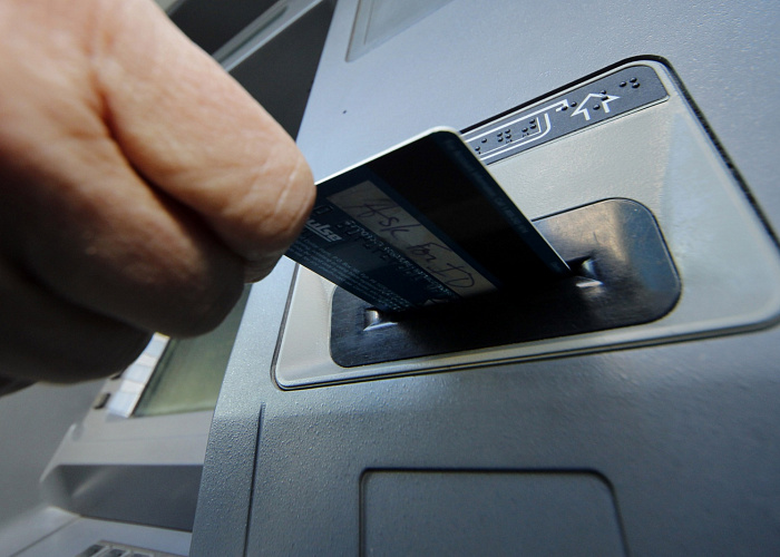 Количество банкоматов в мире впервые сократилось из-за снижения объема использования наличных
