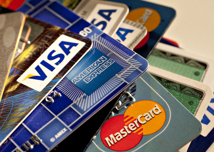 Российские банки увеличили выпуск платежных карт на 10 млн