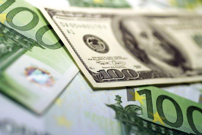 Банк Русский Стандарт изучил спрос на валюту в феврале
