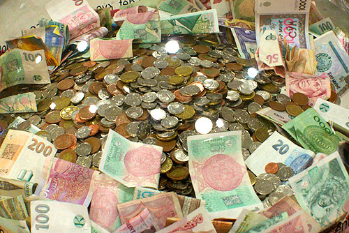 Чехия вывела в 2011 г. из оборота 6 тыс. фальшивых банкнот и монет