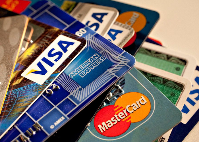В декабре банки выдали на 14,5% больше кредитных карт
